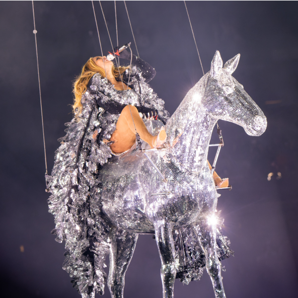 Beyoncés iconic holographic horse, Reneign, from the Renaissance album cover. Courtesy of Wikimedia Commons
